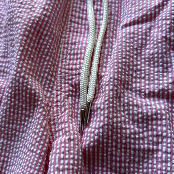 Seersucker Swim Trunks in Pink by Southern Tide Skipjack Size Large - Picture 8 of 14